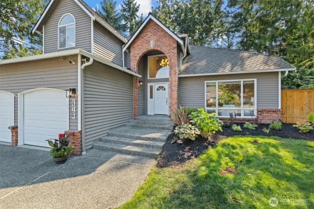 Property photo for 23109 Ne 18th Place, Sammamish photo 2