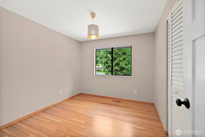 Property photo for 1080 Ridgewood Circle Sw, Issaquah photo 18