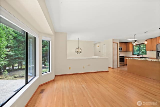Property photo for 1080 Ridgewood Circle Sw, Issaquah photo 4