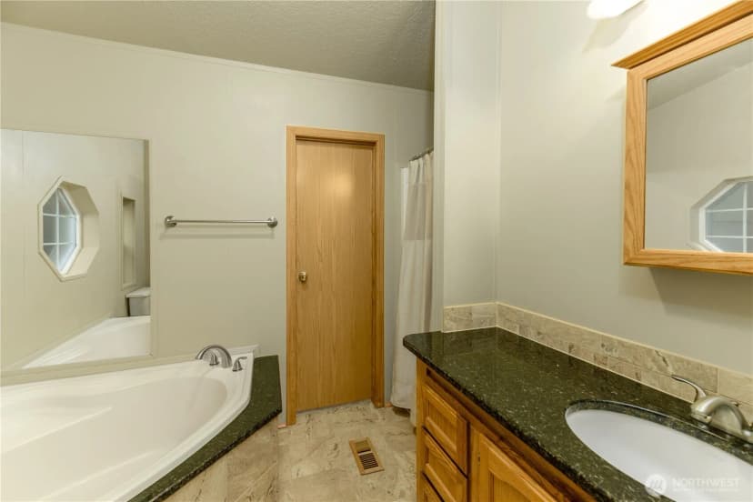 Property photo for 1317 Crescent Beach Road, Port Angeles photo 16