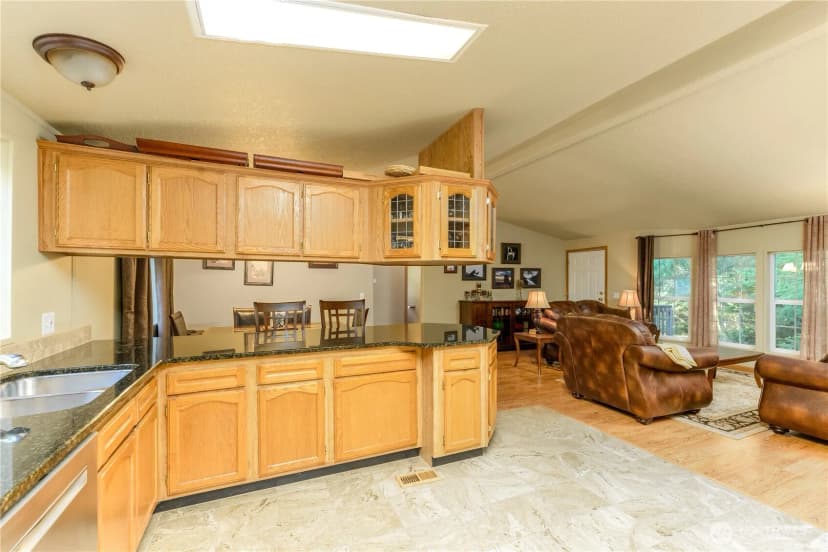 Property photo for 1317 Crescent Beach Road, Port Angeles photo 11