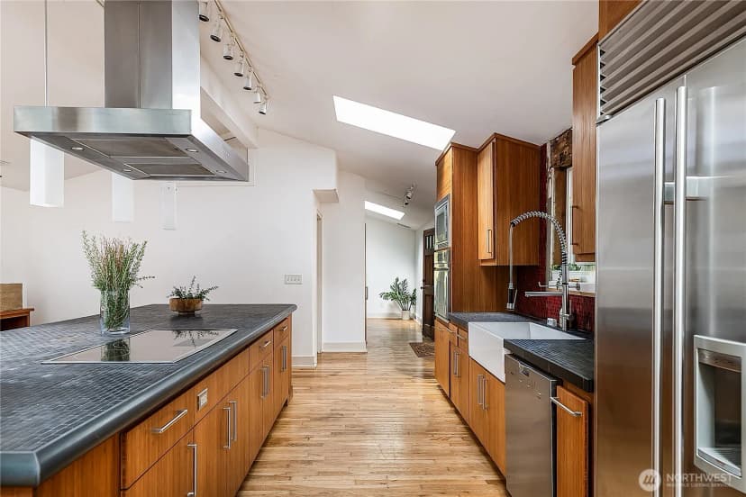 Property photo for 9521 25th Avenue Nw, Seattle photo 6