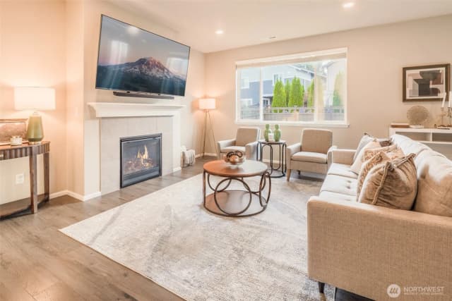 Property photo for 33185 Glacier Avenue Se, Black Diamond photo 3