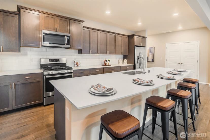 Property photo for 33185 Glacier Avenue Se, Black Diamond photo 10