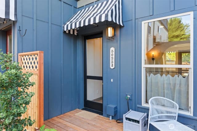 Property photo for 5033 25th Avenue Sw #b, Seattle photo 5
