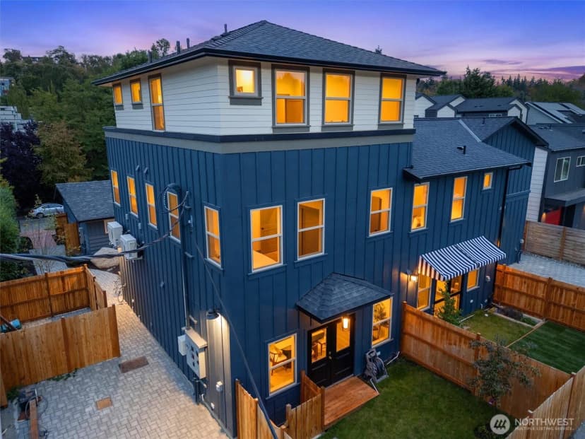 Property photo for 5033 25th Avenue Sw #b, Seattle photo 29