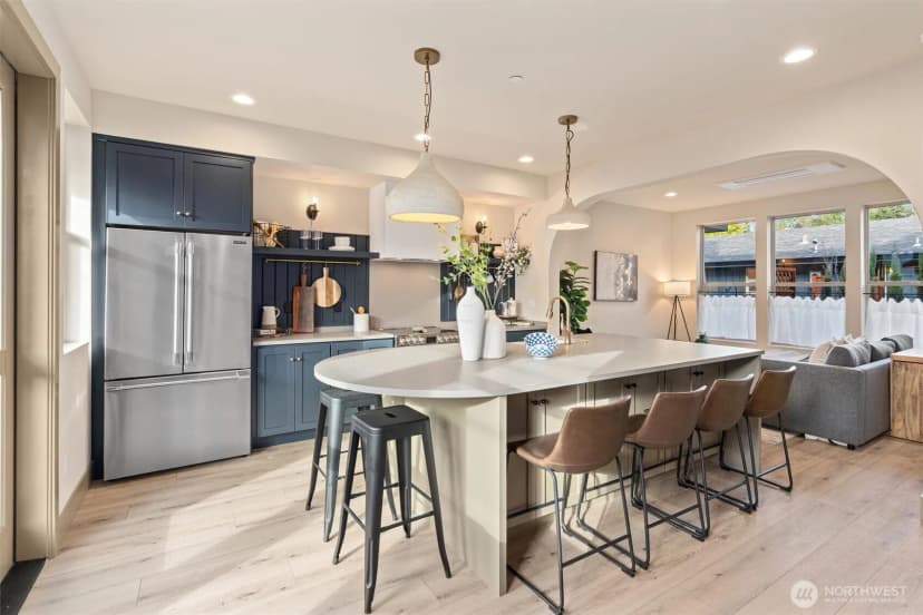 Property photo for 5033 25th Avenue Sw #b, Seattle photo 12