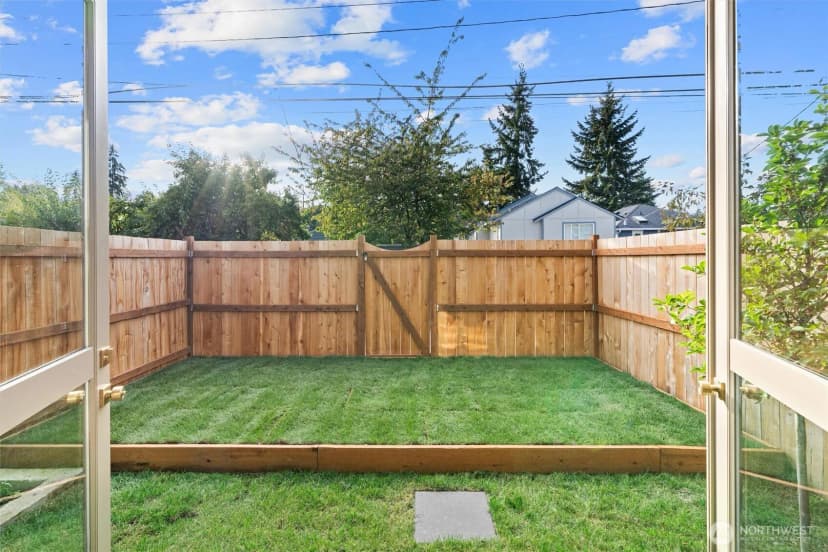 Property photo for 5033 25th Avenue Sw #b, Seattle photo 26