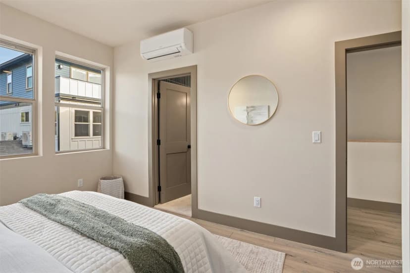 Property photo for 5033 25th Avenue Sw #b, Seattle photo 20