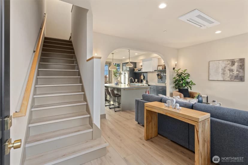 Property photo for 5033 25th Avenue Sw #b, Seattle photo 7