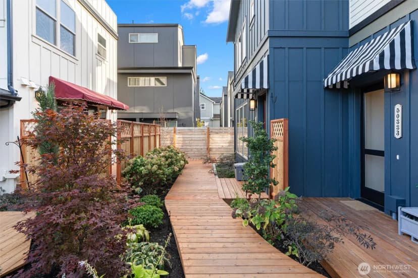 Property photo for 5033 25th Avenue Sw #b, Seattle photo 30