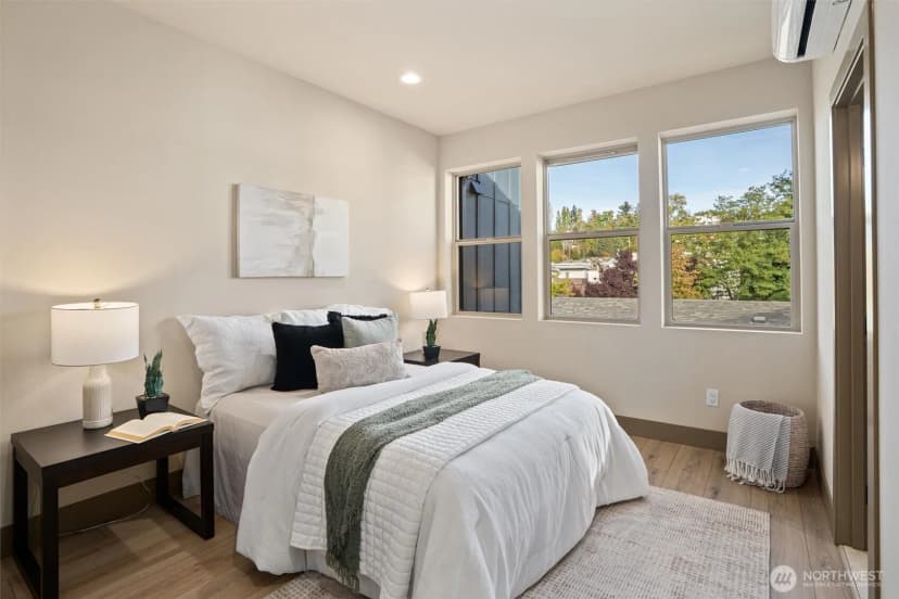 Property photo for 5033 25th Avenue Sw #b, Seattle photo 19