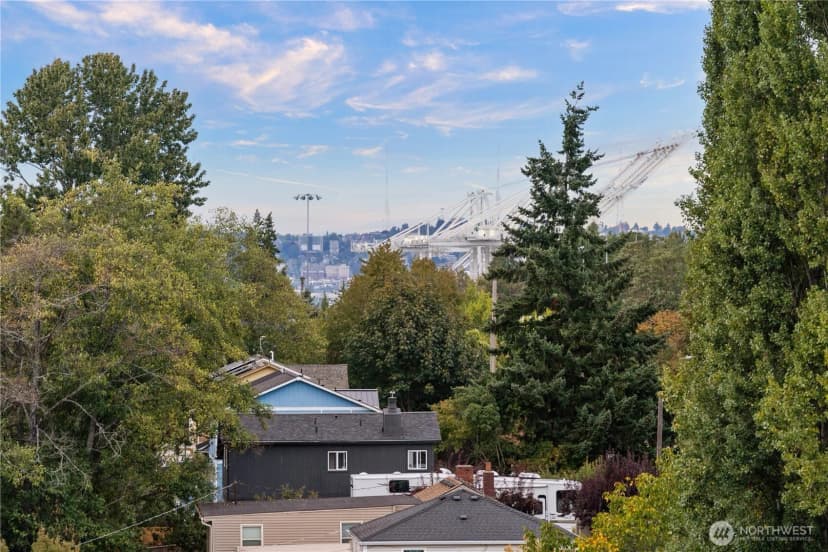 Property photo for 5033 25th Avenue Sw #b, Seattle photo 34