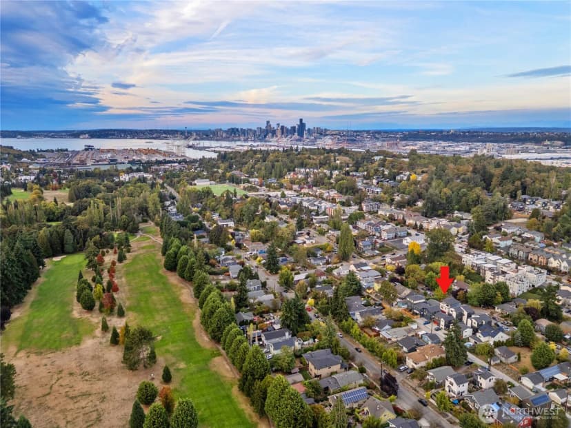 Property photo for 5033 25th Avenue Sw #b, Seattle photo 35