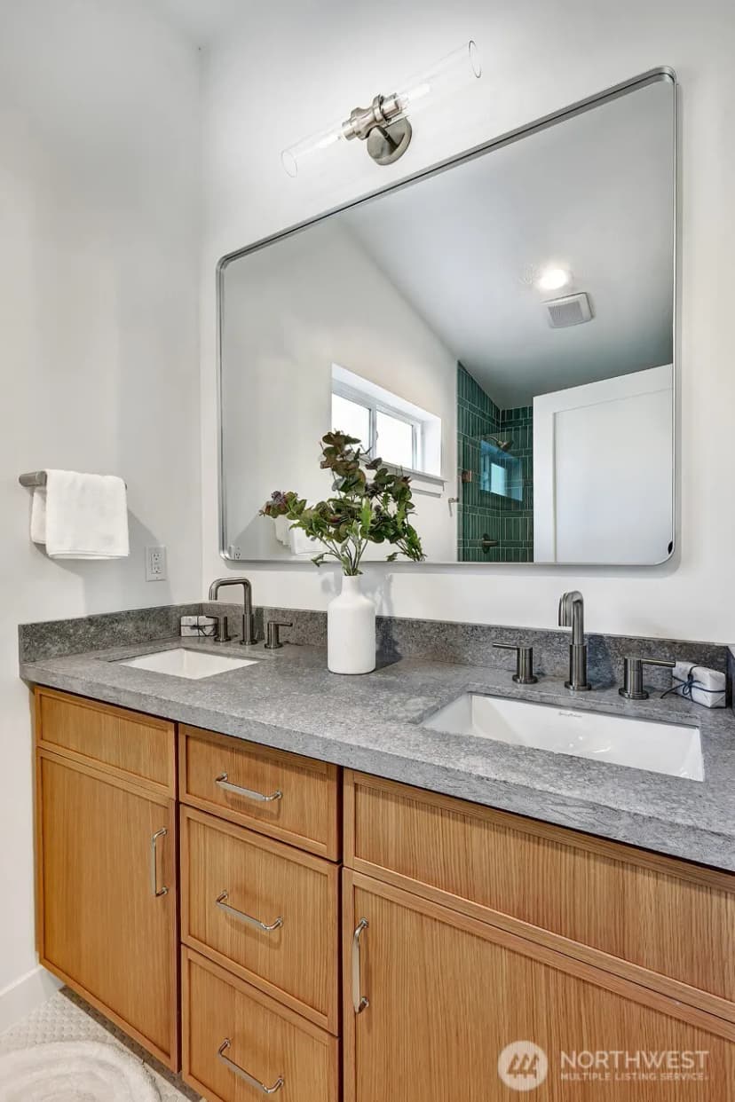 Property photo for 8809 12th Avenue Ne, Seattle photo 12
