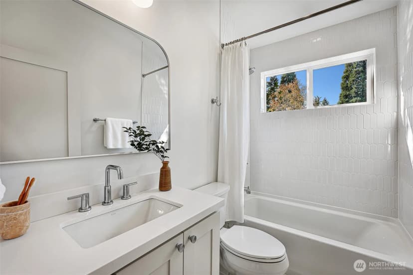 Property photo for 8809 12th Avenue Ne, Seattle photo 16