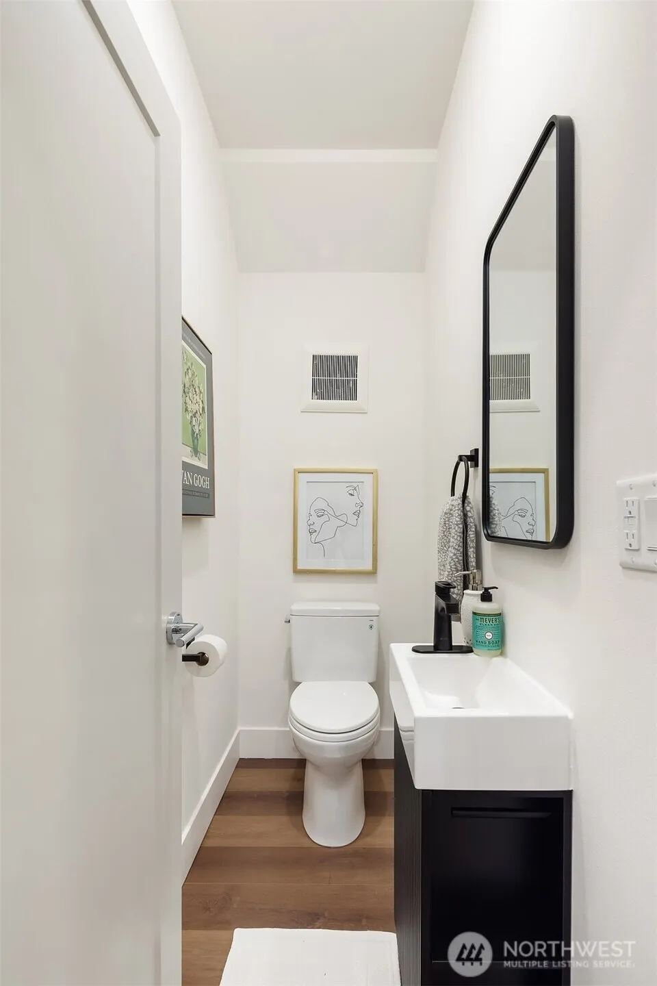 Property photo for 13768 22nd Avenue Ne, Seattle photo 10