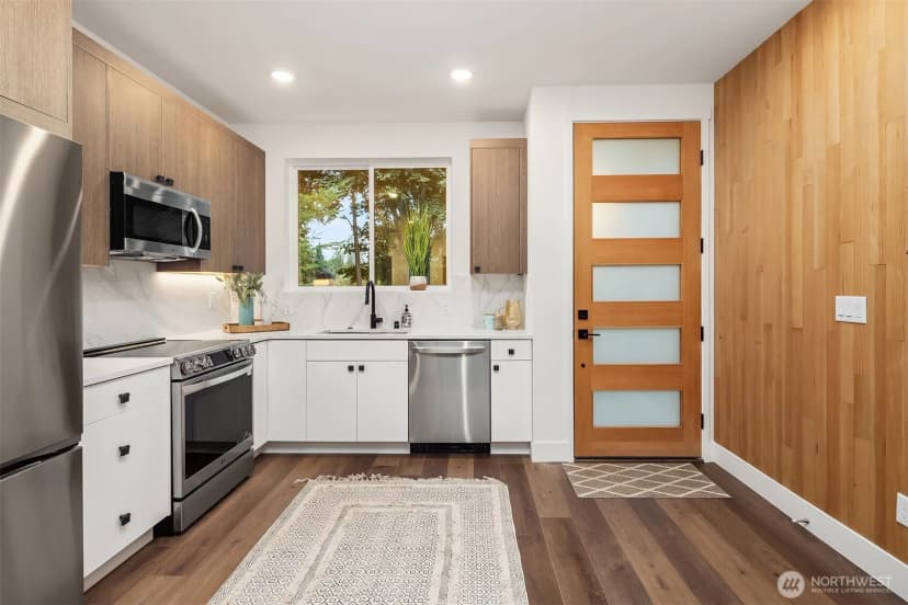Property photo for 13768 22nd Avenue Ne, Seattle photo 4
