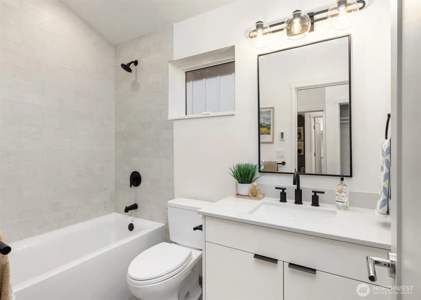 Property photo for 13768 22nd Avenue Ne, Seattle photo 12
