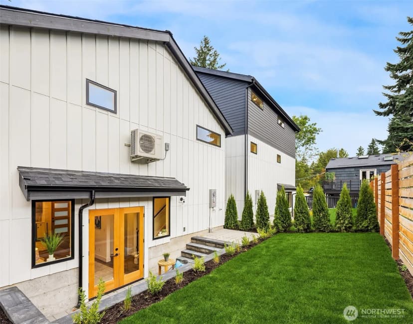 Property photo for 13768 22nd Avenue Ne, Seattle photo 17