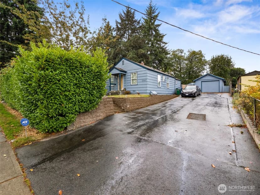 Property photo for 12647 24th Avenue S, Seattle photo 18