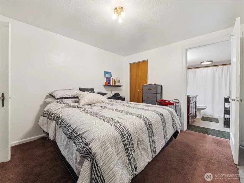 Property photo for 12647 24th Avenue S, Seattle photo 7