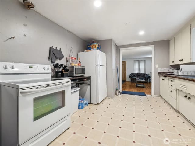 Property photo for 12647 24th Avenue S, Seattle photo 5