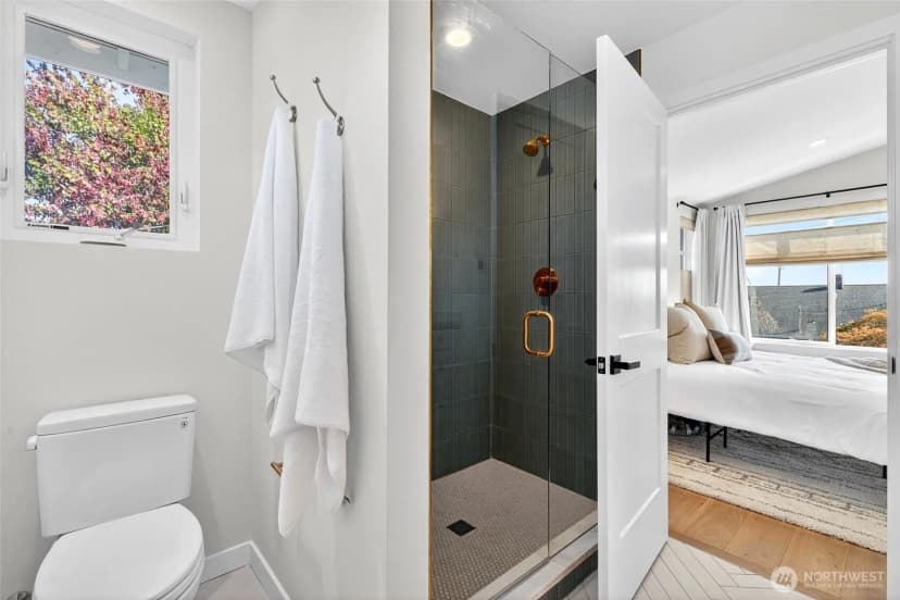Property photo for 3808 36th Avenue Sw, Seattle photo 15