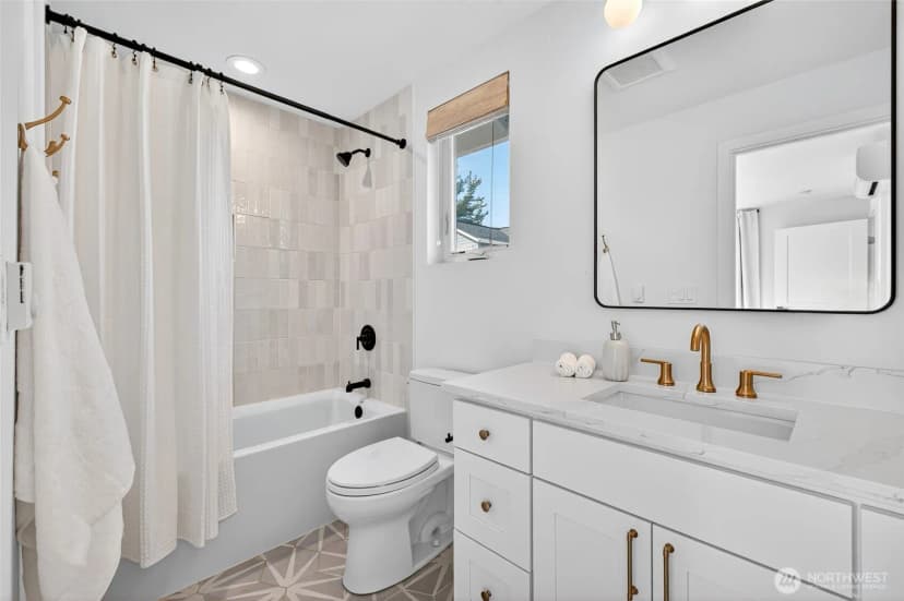 Property photo for 3808 36th Avenue Sw, Seattle photo 22