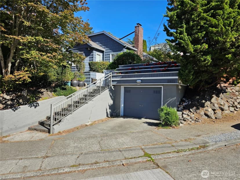 Property photo for 2822 Prosch Avenue W, Seattle