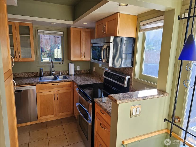 Property photo for 2822 Prosch Avenue W, Seattle photo 16