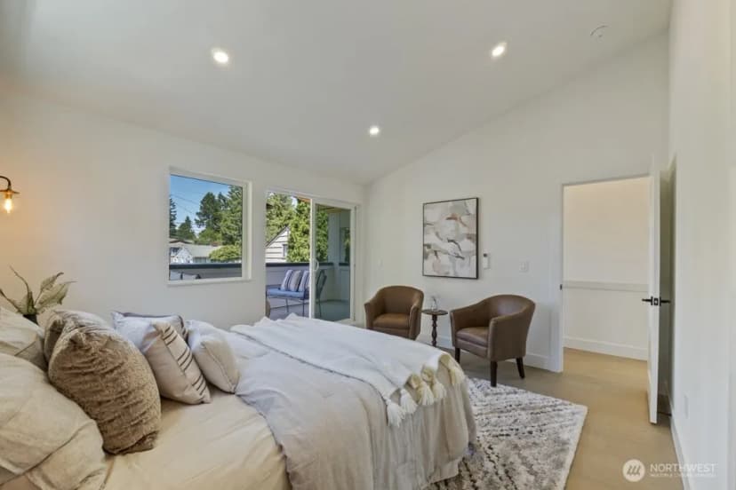 Property photo for 12046 5th Avenue Ne, Seattle photo 10