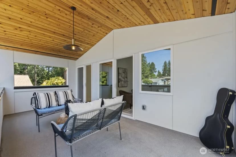 Property photo for 12046 5th Avenue Ne, Seattle photo 12