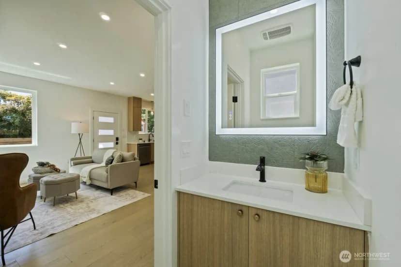 Property photo for 12046 5th Avenue Ne, Seattle photo 14