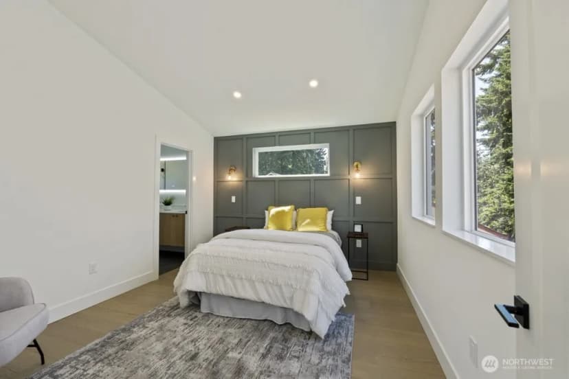 Property photo for 12046 5th Avenue Ne, Seattle photo 16