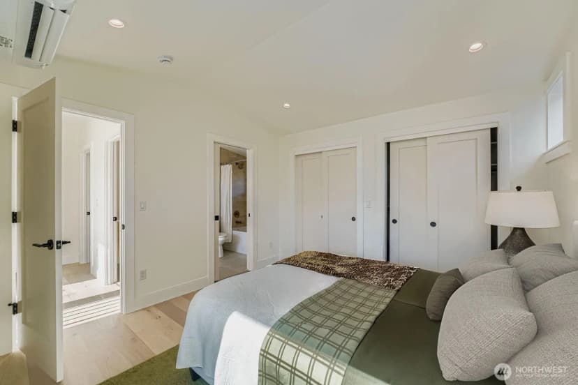 Property photo for 8800 41st Avenue Sw, Seattle photo 17