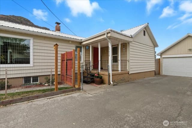 Property photo for 57910 Spokane Boulevard, Grand Coulee photo 3