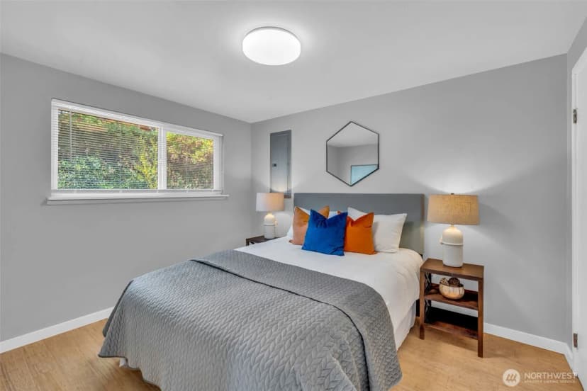 Property photo for 10237 31st Avenue Sw, Seattle photo 10