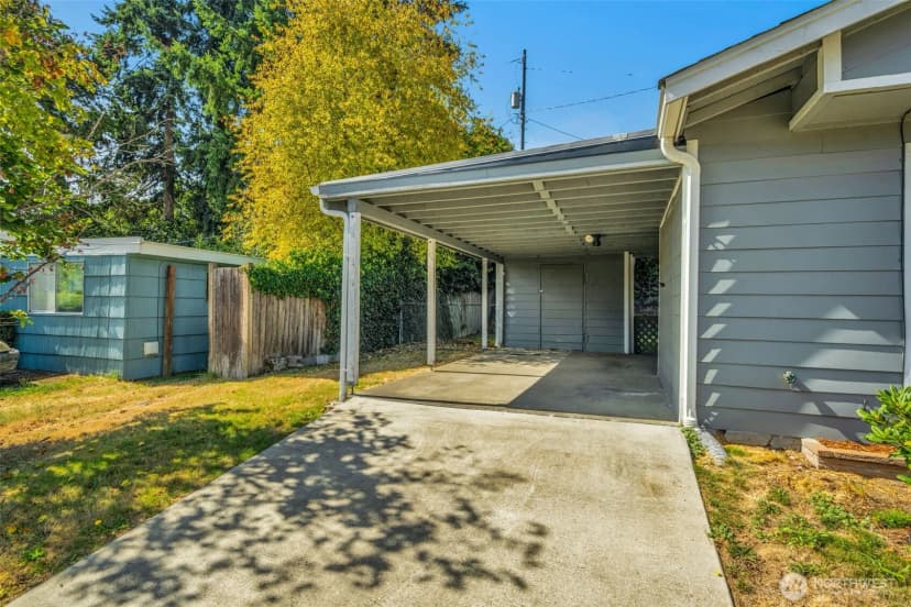 Property photo for 10237 31st Avenue Sw, Seattle photo 17