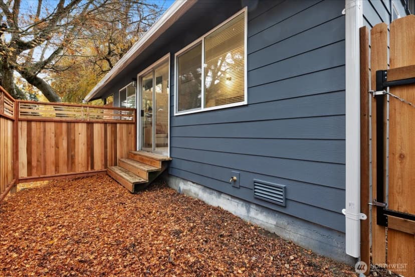 Property photo for 10439 17th Avenue Sw, Seattle photo 23