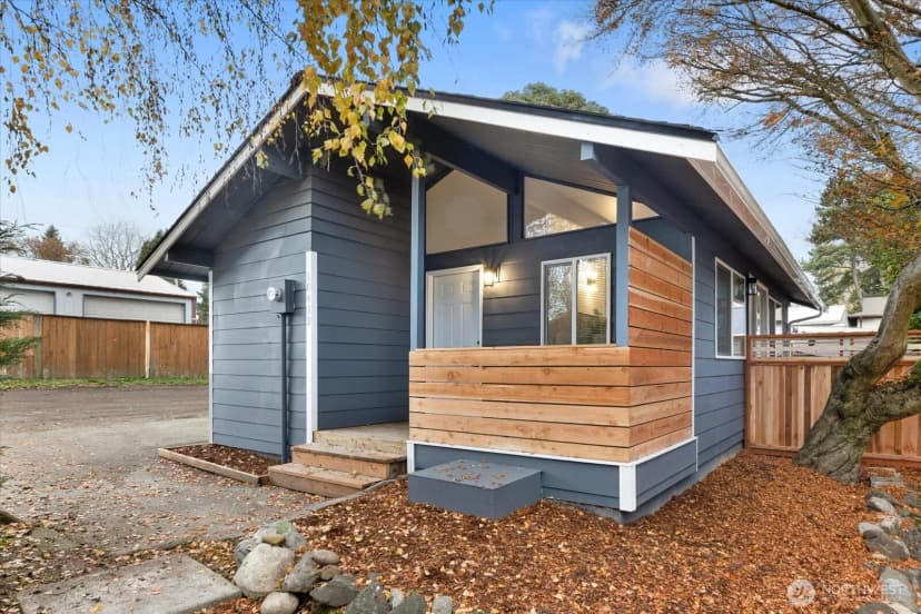 Property photo for 10439 17th Avenue Sw, Seattle