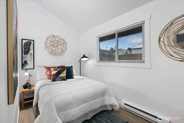 Property photo for 10439 17th Avenue Sw, Seattle photo 4