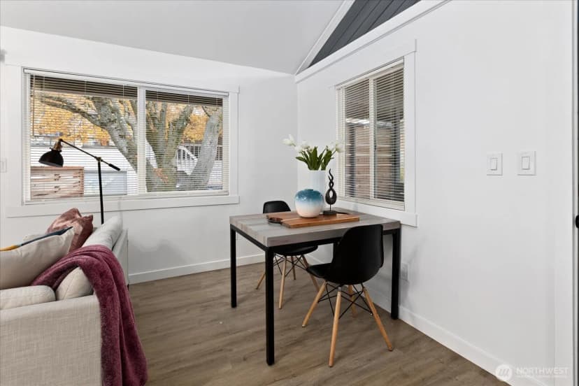 Property photo for 10439 17th Avenue Sw, Seattle photo 12