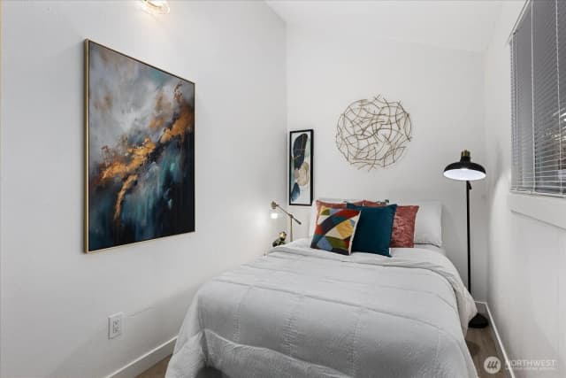 Property photo for 10439 17th Avenue Sw, Seattle photo 5