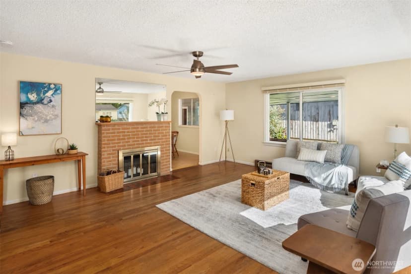 Property photo for 307 Tamarack Avenue, Everett photo 2