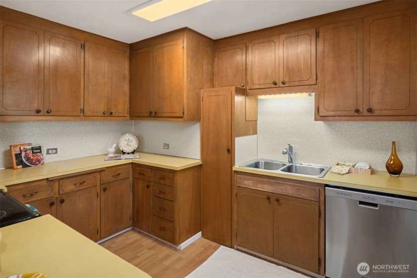 Property photo for 307 Tamarack Avenue, Everett photo 8