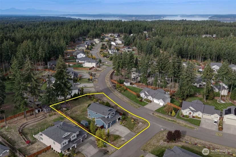 Property photo for 4749 Waxwing Court Ne, Lacey photo 38