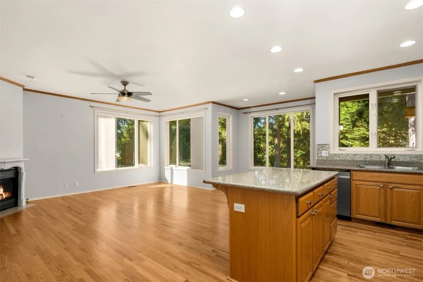 Property photo for 15507 216th Avenue Ne, Woodinville photo 9