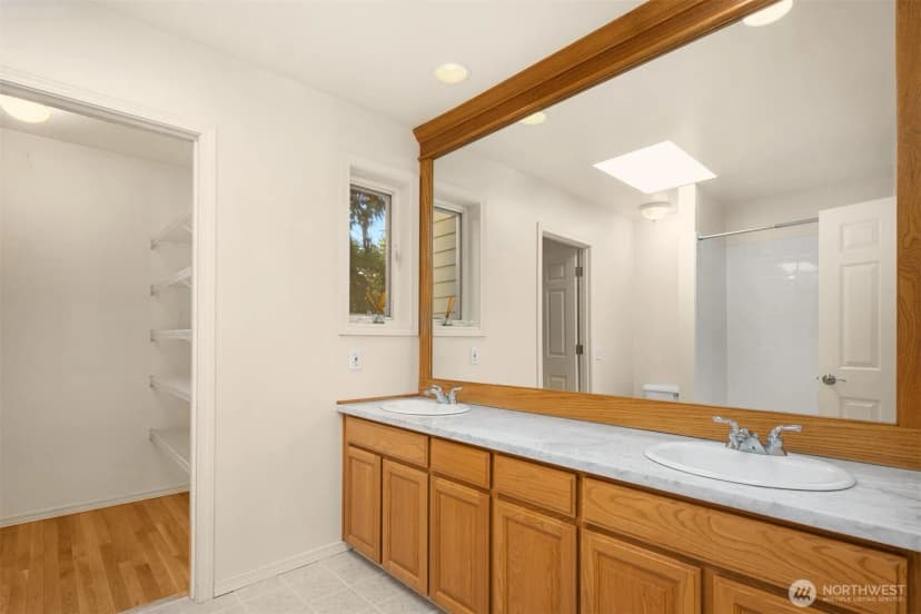Property photo for 15507 216th Avenue Ne, Woodinville photo 30