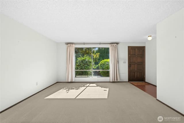 Property photo for 14510 Ne 67th Court, Redmond photo 4